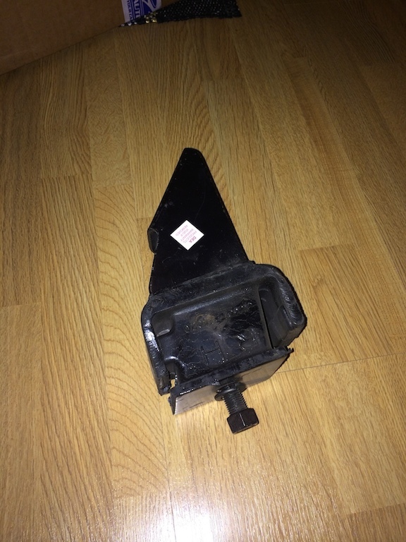 Motorfäste höger