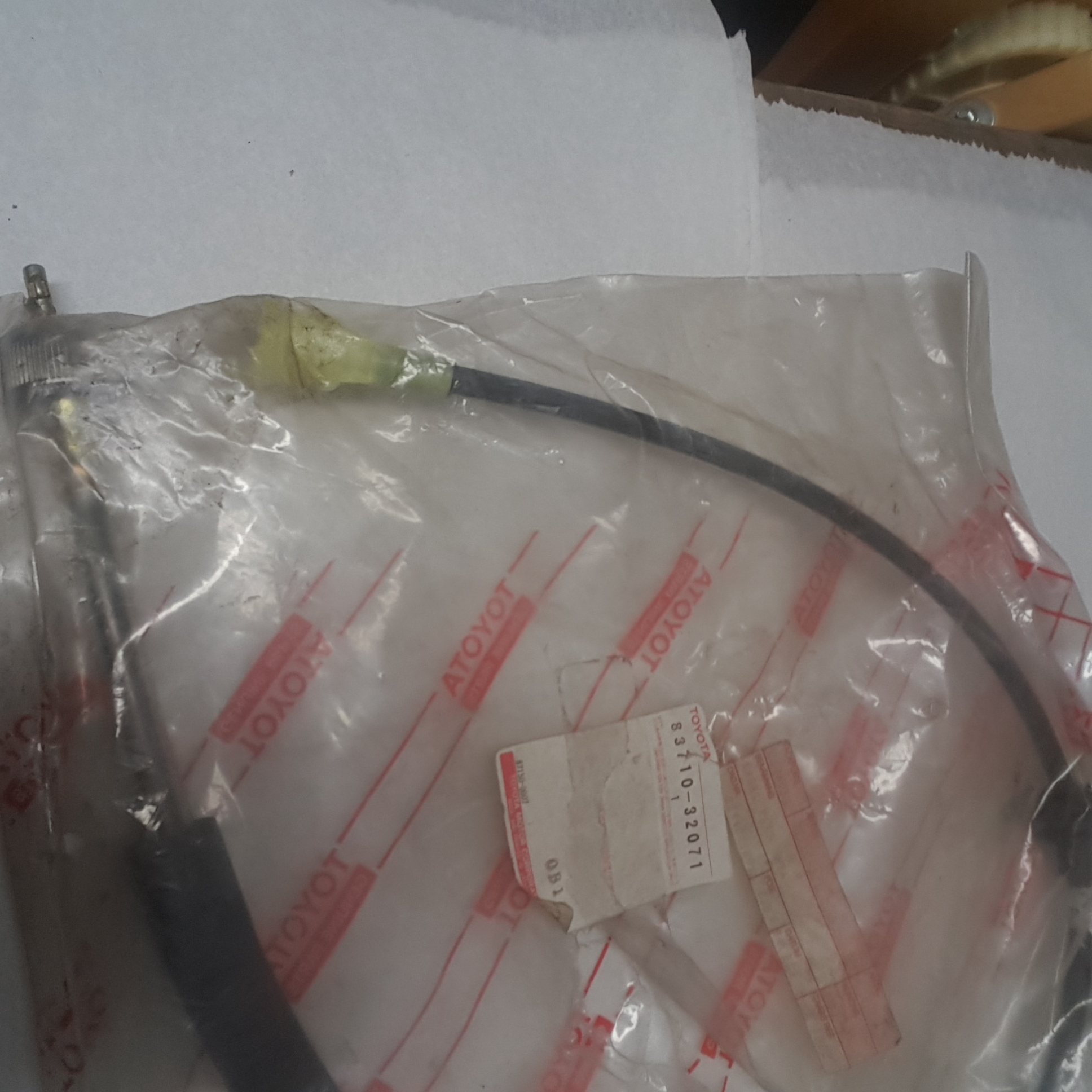 Hasrighetsmätarwire camry 82-86    100:-